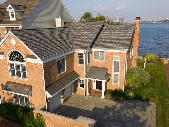 4th image of 92 Constitution Way #92