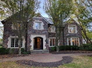 8 Hunting Ct, New Vernon, NJ 07976