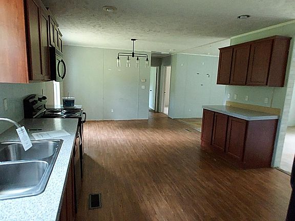 2nd image of 7311 Greenwood Ln