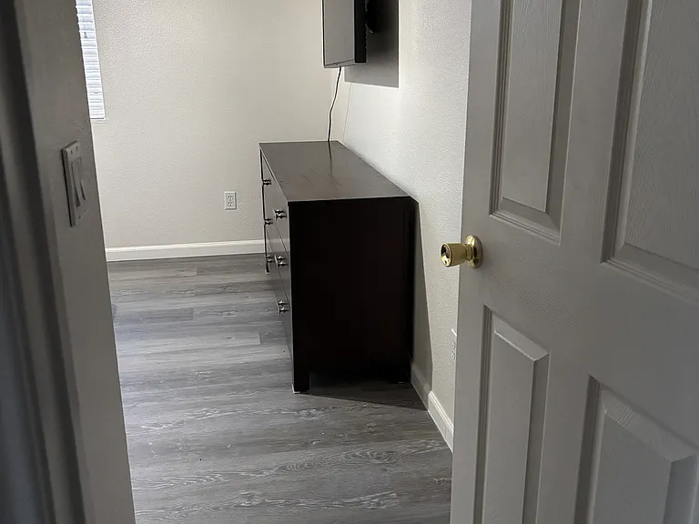 2476 Ohare Ave — Photo 1