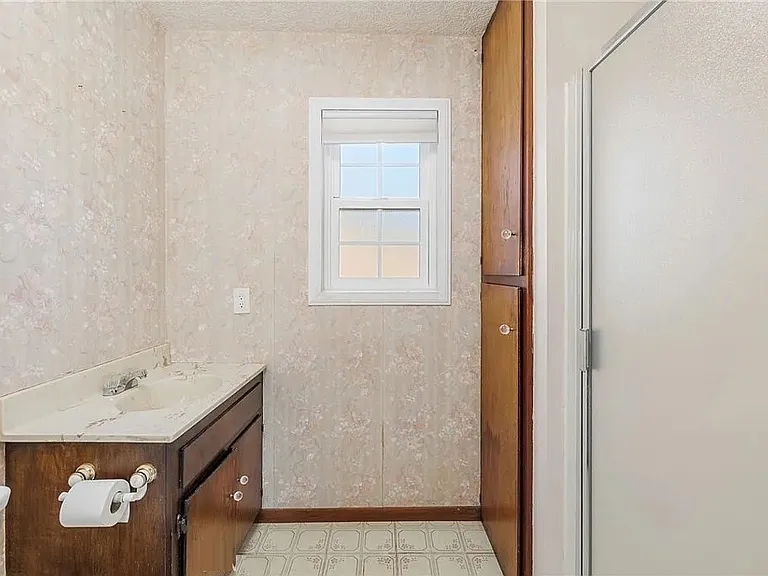 1731 W 234th St #2/2 — Photo 5