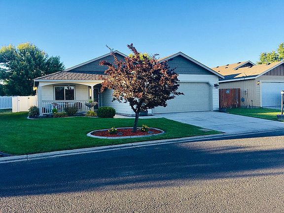 2nd image of 1436 Larkspur Dr