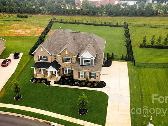 4th image of 2146 Loire Valley Dr