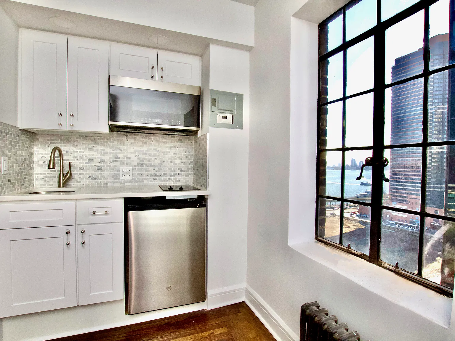 5 Tudor City Place — Photo 3