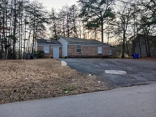 1401 Rustic Dr NW Photo 1