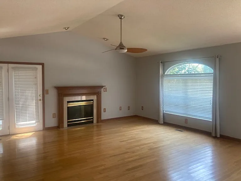 342 Westline Ct — Photo 12