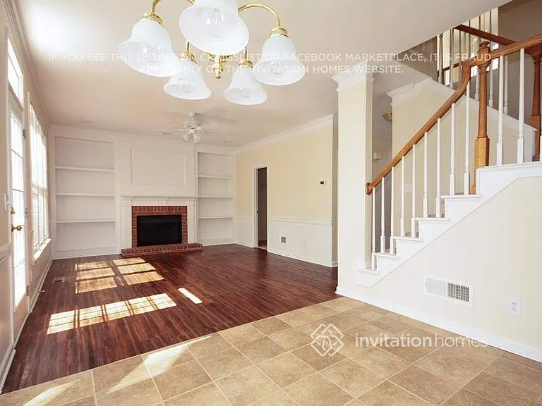 253 Sedgewick Trl — Photo 3
