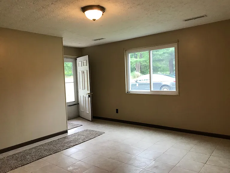 3119 Dewalt Dr — Photo 2