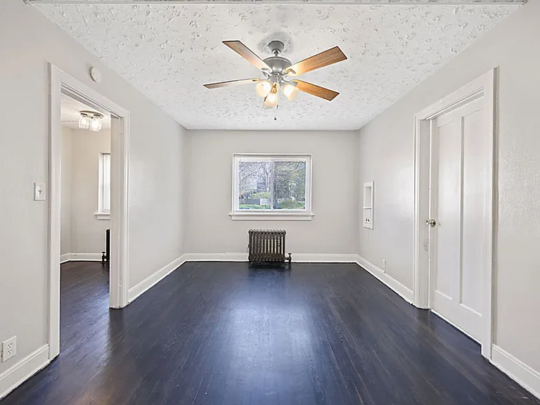 4300 Erie Ave #8 — Photo 2