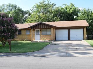 765 Oakwood Ave, Hurst, TX 76053