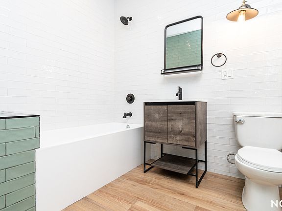 4th image of 255 18th St #166