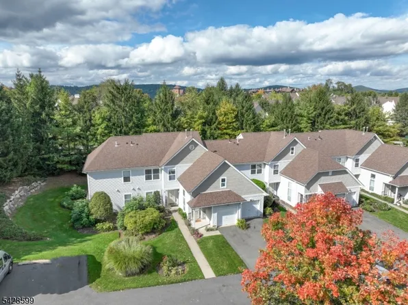 4 Eagles Nest Ln, Hardyston Twp., NJ 07419