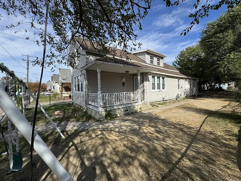 3233 W 50th St