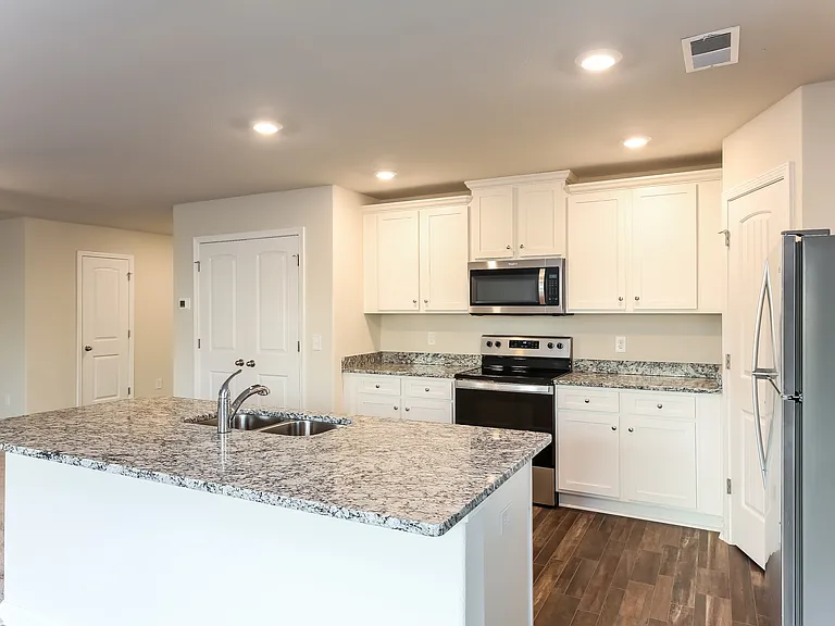 2260 Southlea Dr — Photo 8
