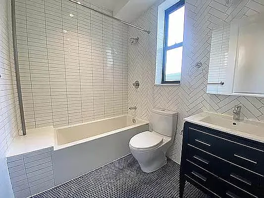 Rented by Avenues Real Estate | media 30