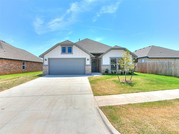 2nd image of 14104 Upper Village Dr