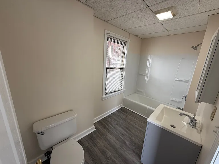 28 Harris St #2 — Photo 8