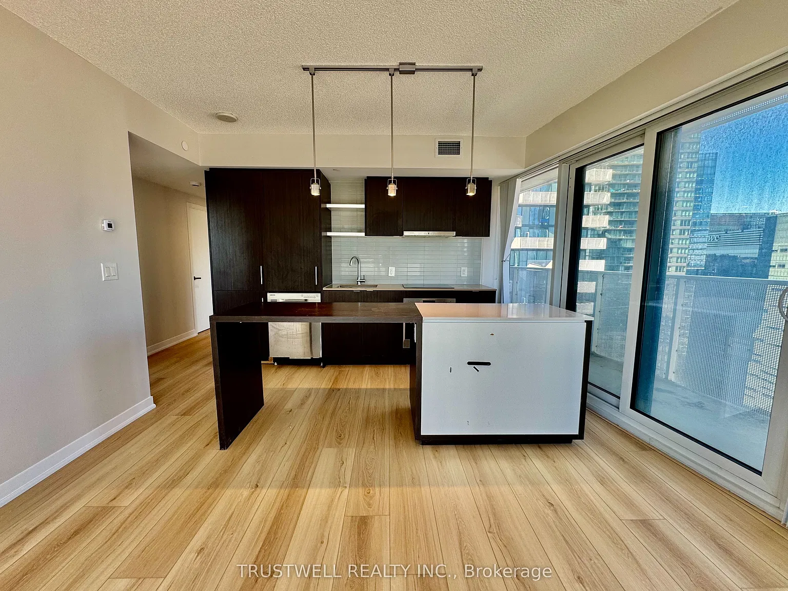 2 bed, $3,600 — Photo 2
