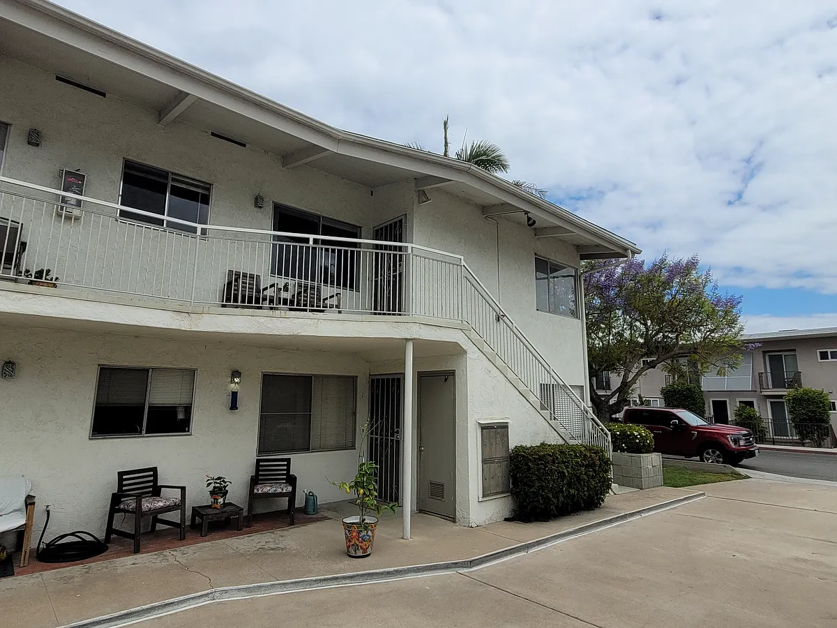 Building Photo - 1610 Glorietta Blvd #2