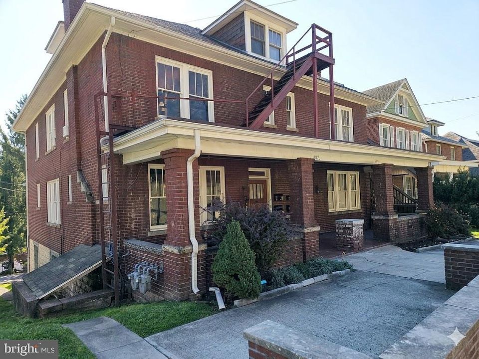 1st image of 807 Bedford St