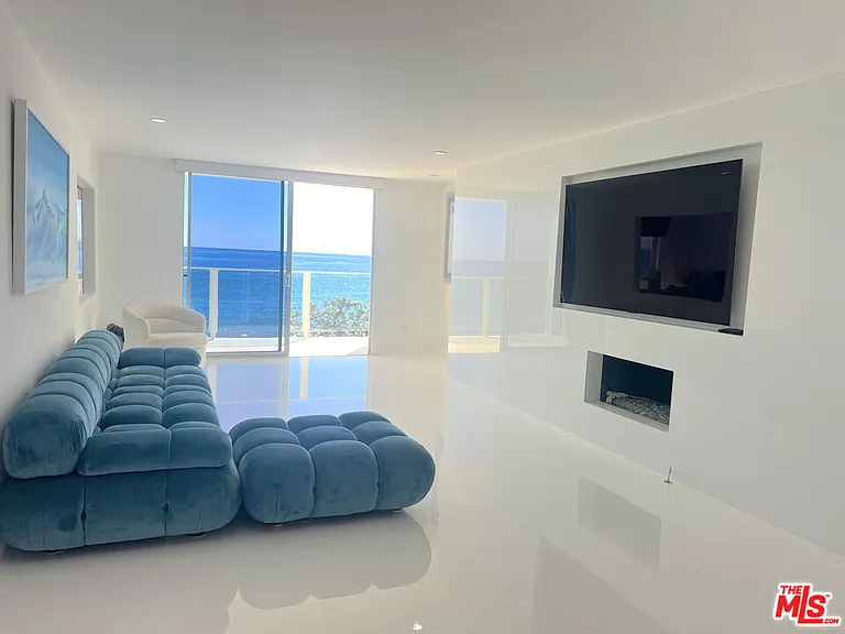 22548 Pacific Coast Hwy #203 — Photo 4