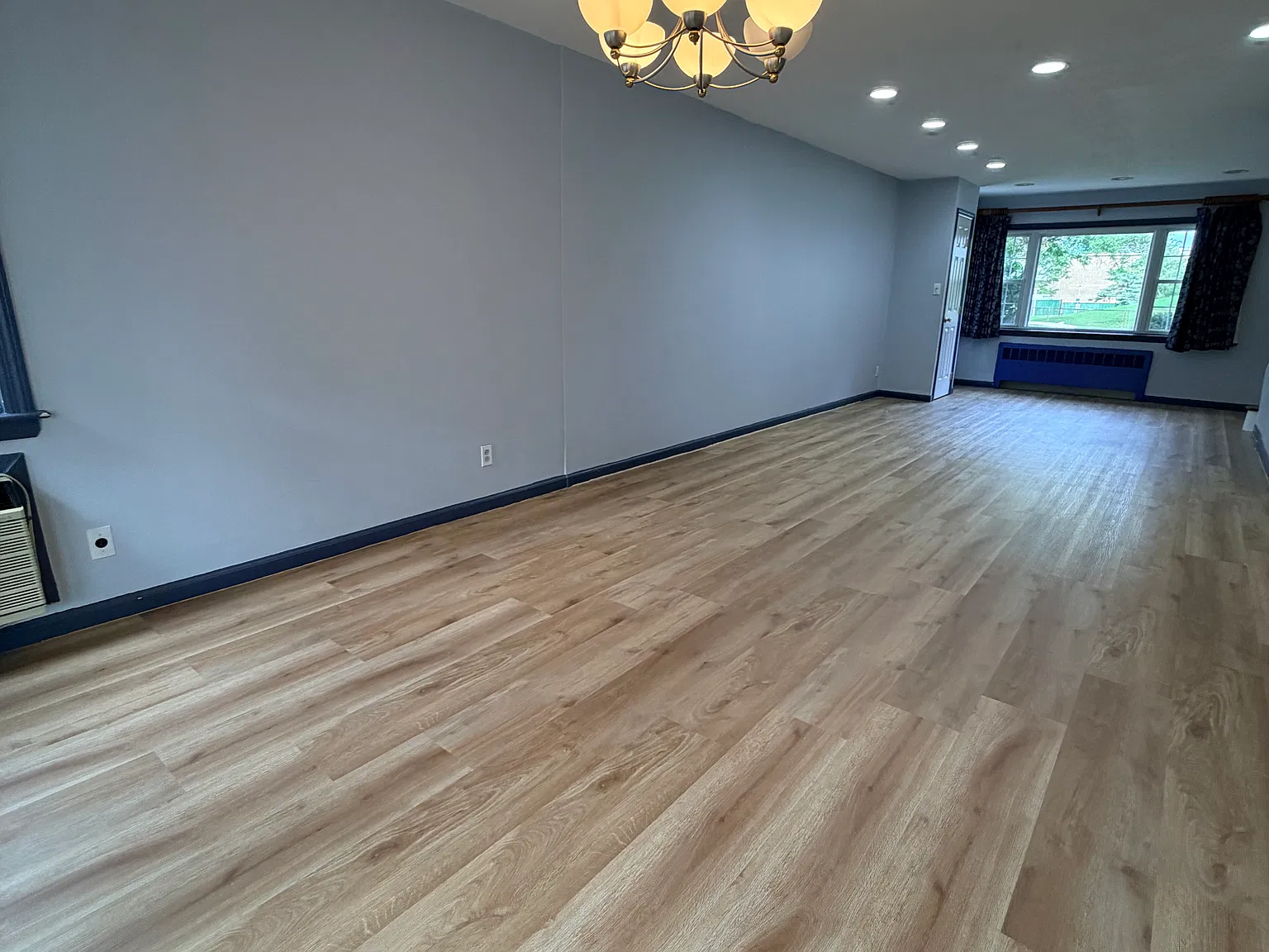 4 bed, 1600 sqft, $4,500 — Photo 3
