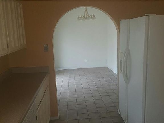 3rd image of 5661 Beth View Dr