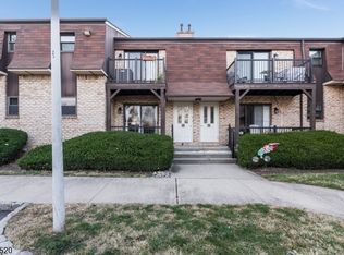 912 Yorkshire Ct #912, Flemington, NJ 08822