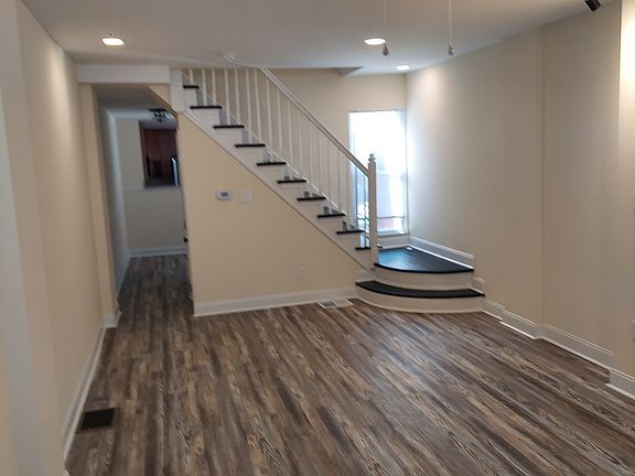 3rd image of 1306 W 3rd St