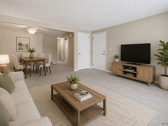 4th image of 4623 Chestnut Ridge Rd APT D