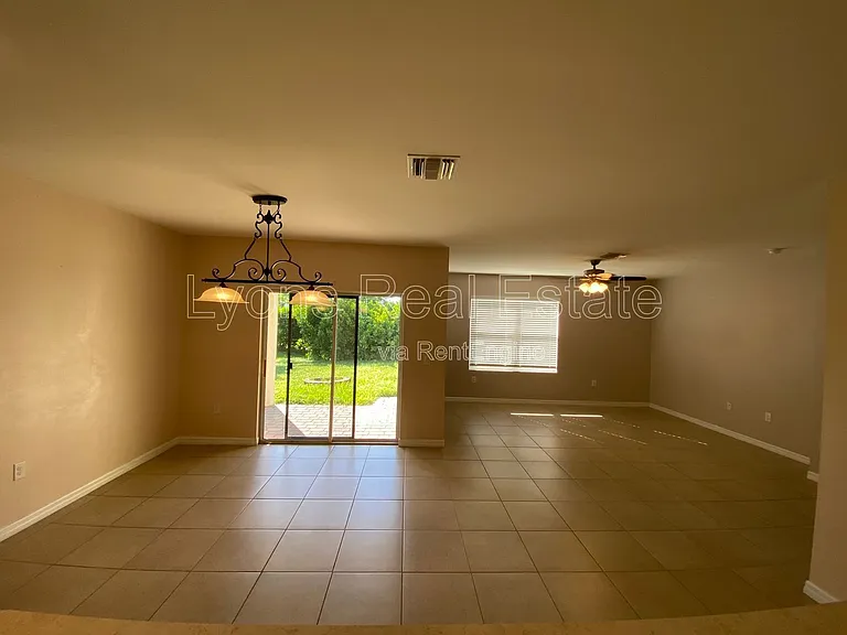 3425 Cancun Ct — Photo 18