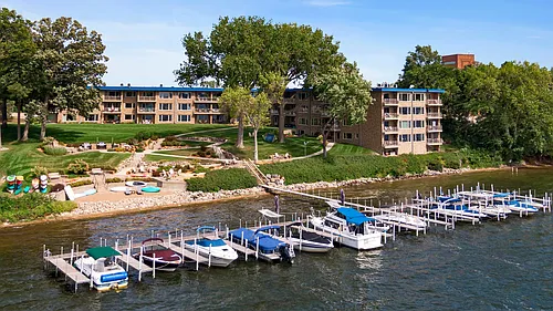 Minnetonka Edgewater Photo 1
