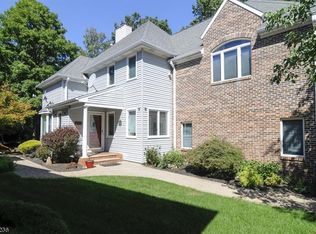 66 Turnberry Rd, Little Falls, NJ 07424