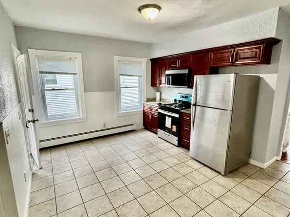 267 Prospect St #1, Pawtucket, RI 02860