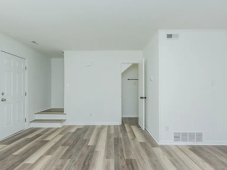 200 Greenbriar Rd — Photo 13