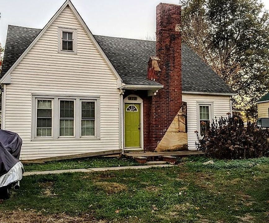1st image of 419 E Main St
