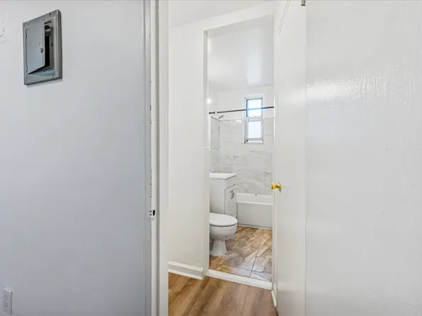 67-25 Dartmouth Street image 10 of 12