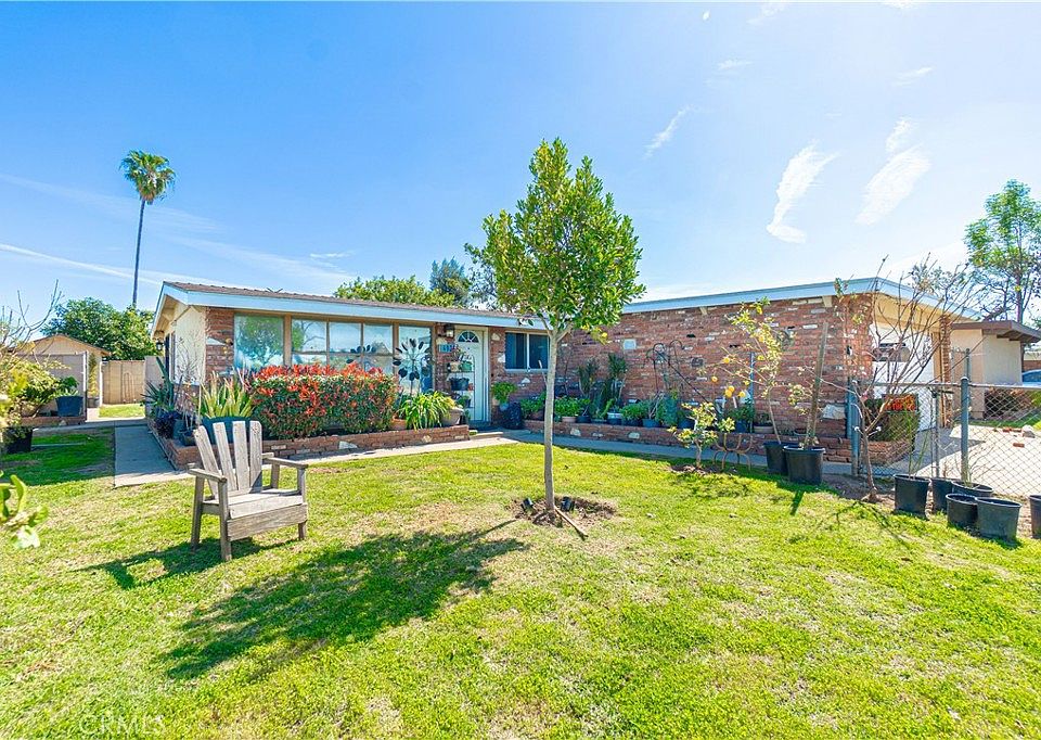 1st image of 4926 N Lark Ellen Ave