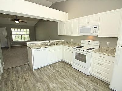 2nd image of 176 Reserve 208 Cir