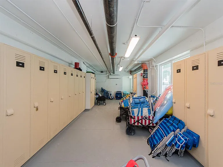15 Avalon St #401 — Photo 34