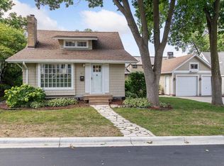 40 George St, Excelsior, MN 55331