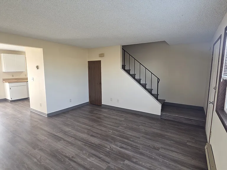 615 N Main St — Photo 8