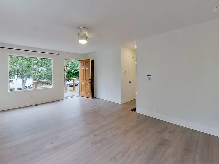 3914 SE 13th Ave — Photo 3