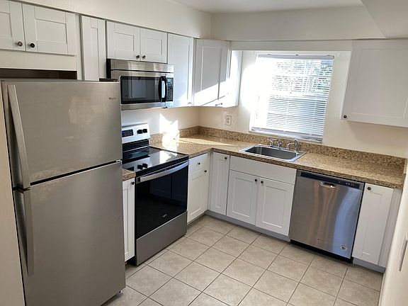 4th image of 400 N Flagler Ave #4