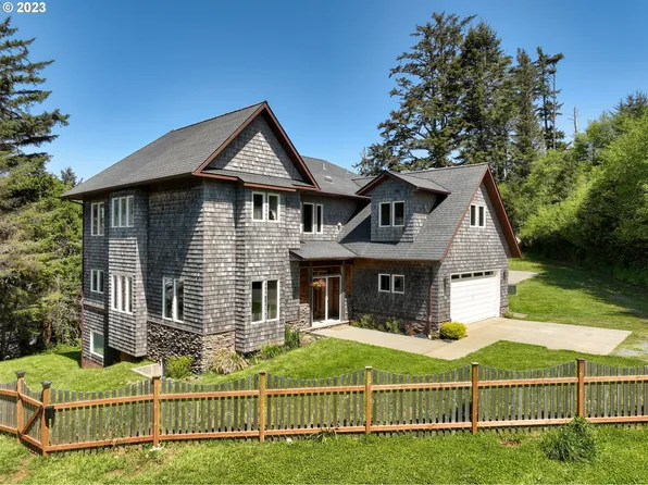 95030 Pacific Vista Dr, Gold Beach, OR 97444