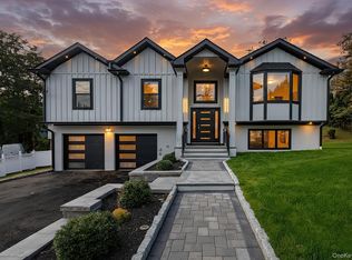 9 Stadium Rd, White Plains, NY 10607