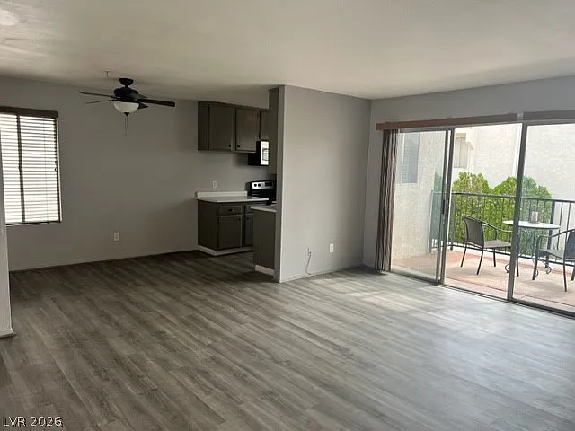2 bed, 1.0 bath, 878 sqft, $1,200 — Photo 2