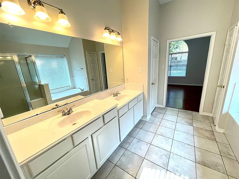 71 E Hobbit Glen Dr — Photo 11