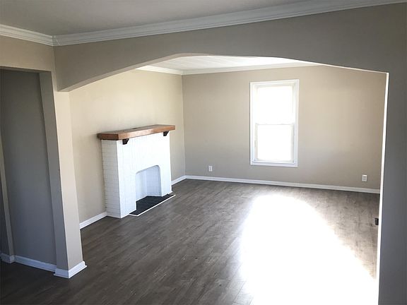 3rd image of 202 Osborne St