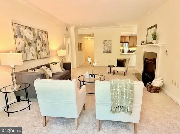 8300 Burdette Rd APT 574, Bethesda, MD 20817
